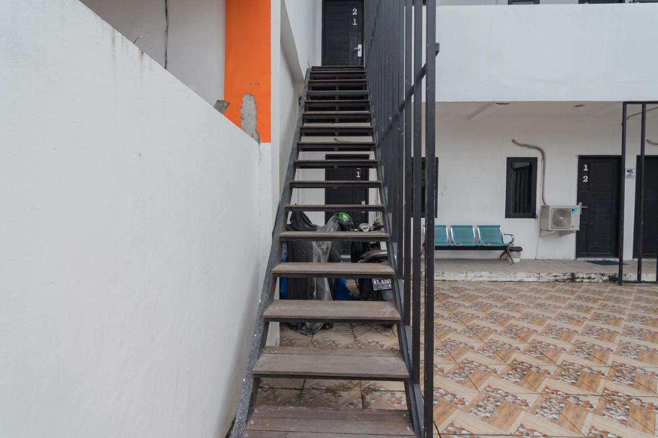 Reddoorz At Sani Guest House Balikpapan Exteriér fotografie